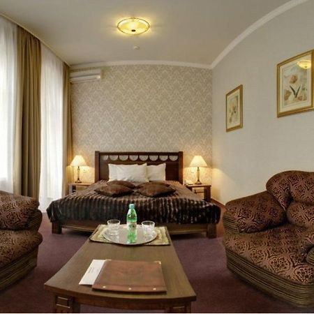 Four Rooms Mini-Hotel Jarkov Habitación foto